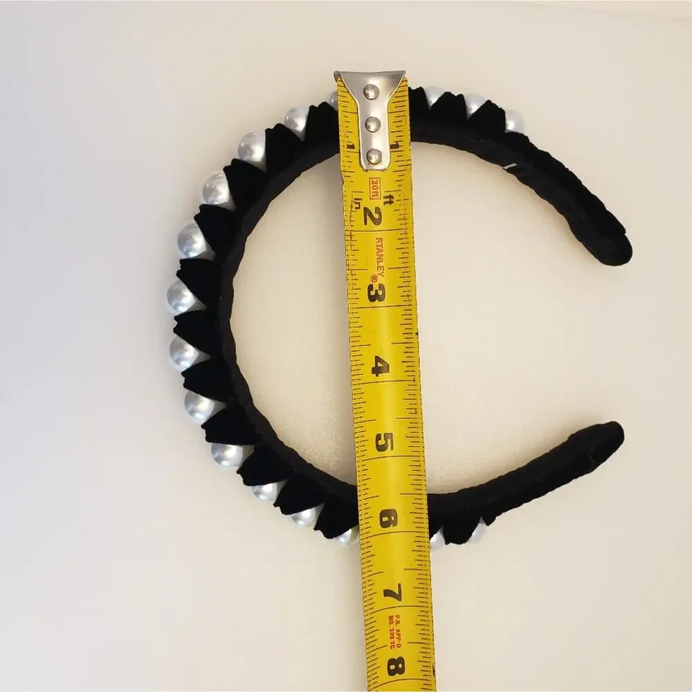 A new day headband velvet and pearl black‎ and white